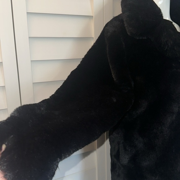 NWT JOUJOU BLACK FAUX FUR WOMEN JACKET / COAT - Picture 5 of 15